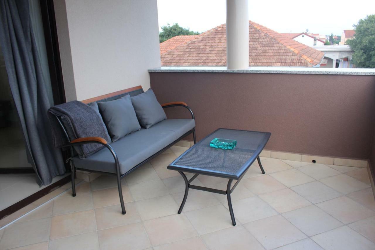 Apartments Helena Бибине Екстериор снимка