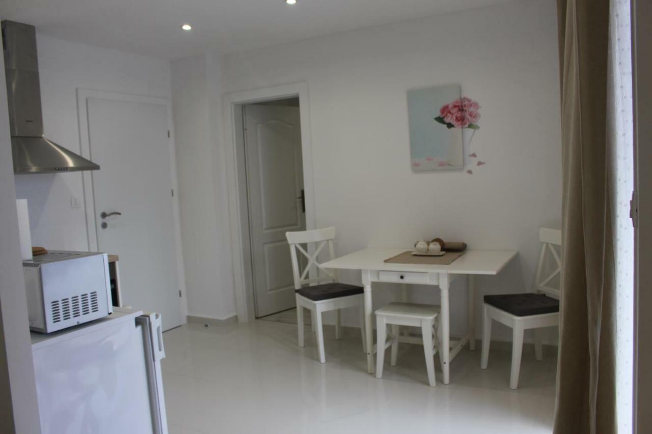 Apartments Helena Бибине Екстериор снимка