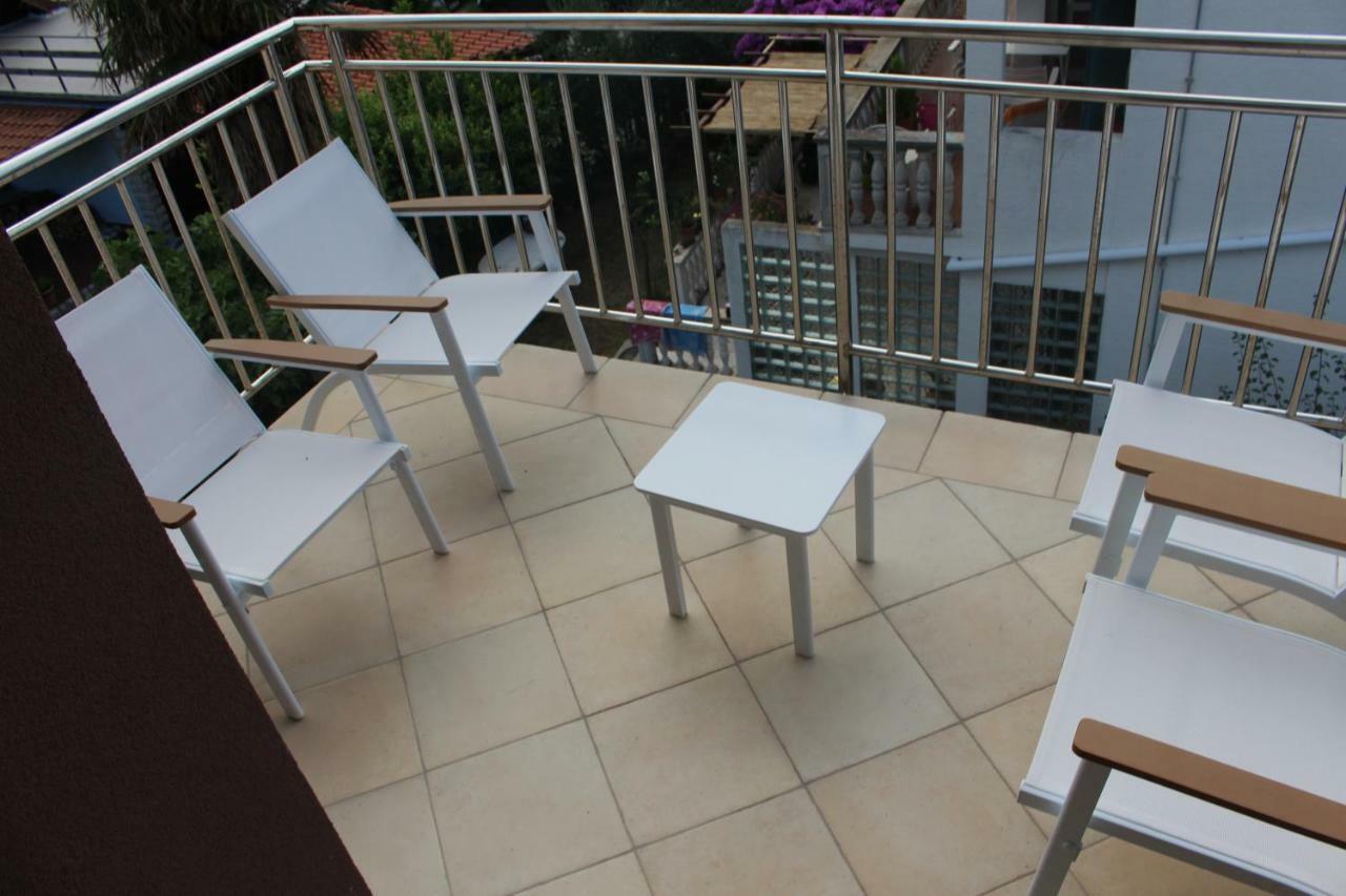 Apartments Helena Бибине Екстериор снимка
