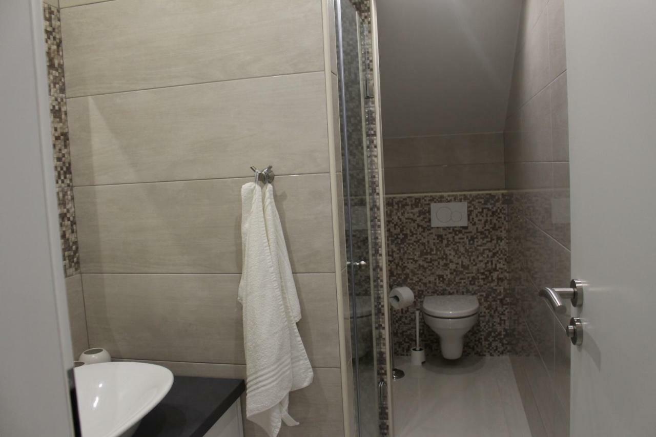 Apartments Helena Бибине Екстериор снимка